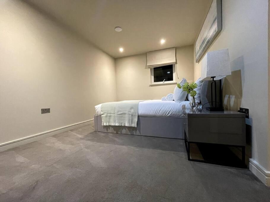 2Br Urban Vista Retreat Chcl F7 Apartment Chigwell Exterior photo