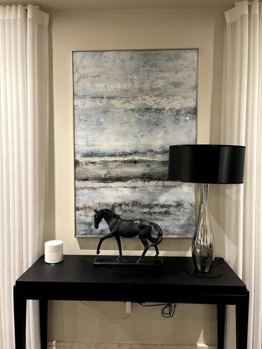 2Br Urban Vista Retreat Chcl F7 Apartment Chigwell Exterior photo