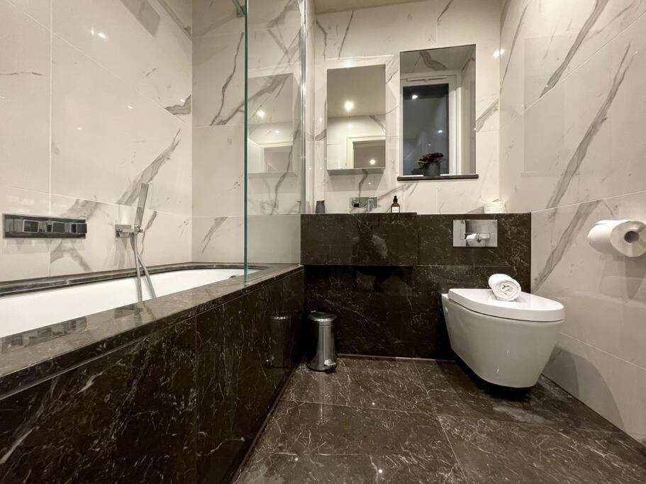 2Br Urban Vista Retreat Chcl F7 Apartment Chigwell Exterior photo