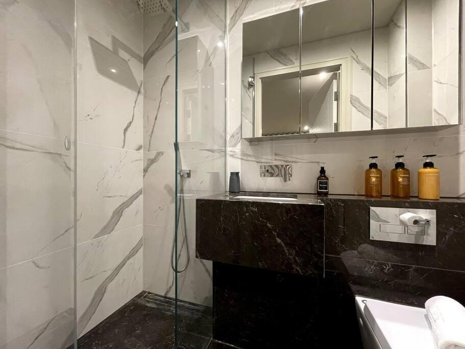 2Br Urban Vista Retreat Chcl F7 Apartment Chigwell Exterior photo